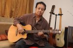 Bhupinder Singh at rehersal for the upcming music album Aksar on 22nd April 2012.JPG